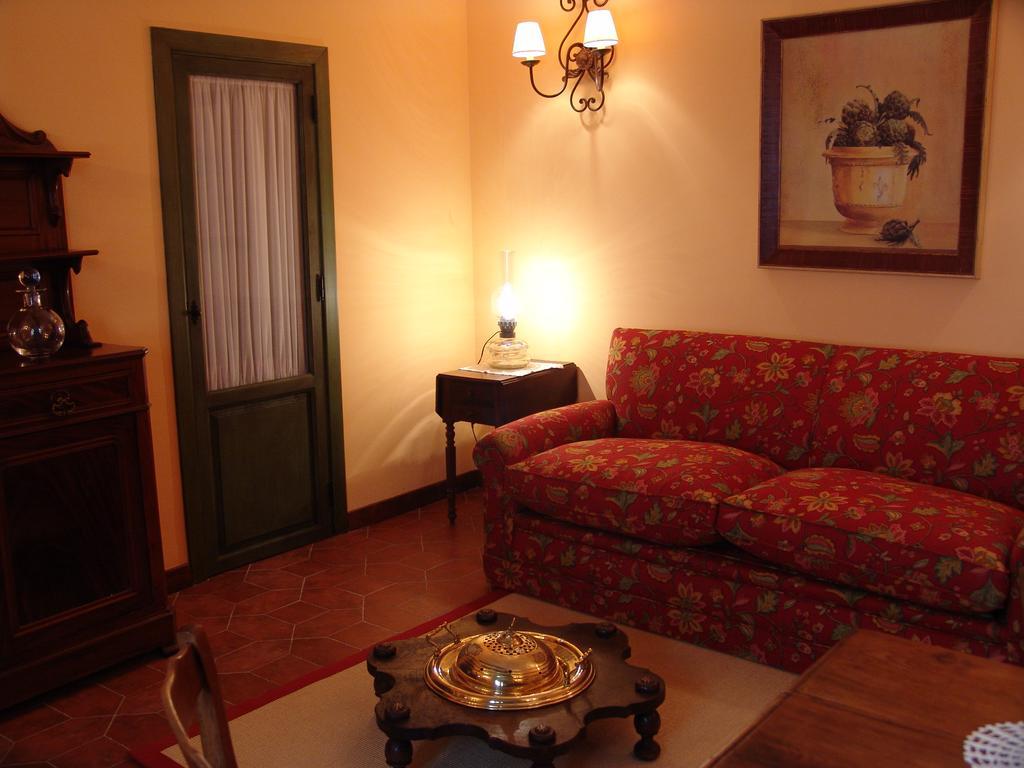 Apartamentos La Columna Chinchón Dış mekan fotoğraf